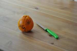 pomarańcza świat i nóż
